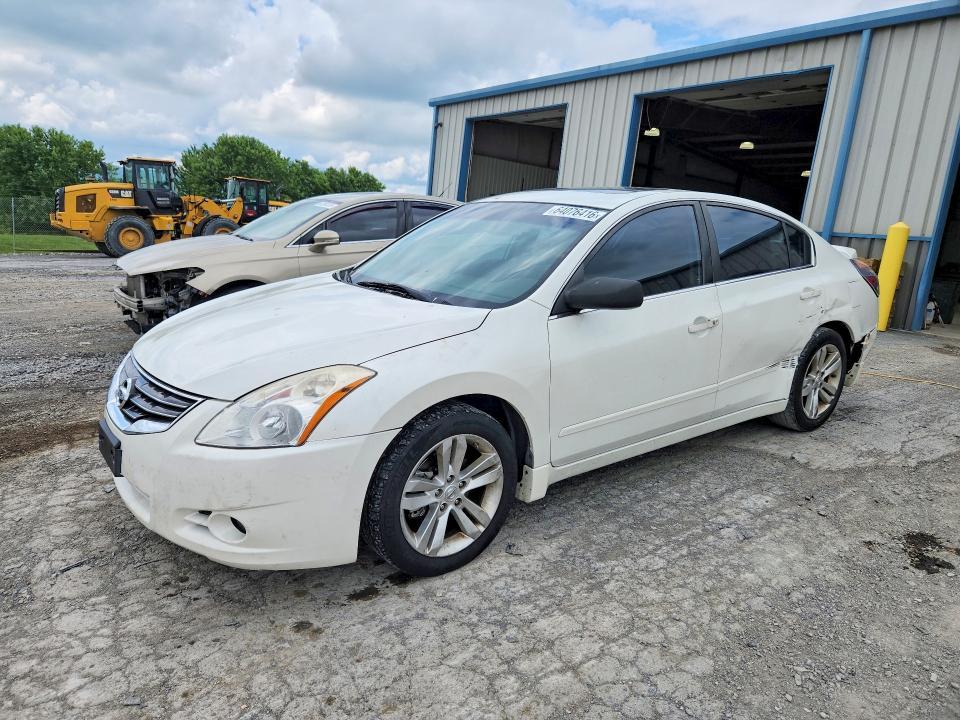 2011 Nissan Altima — фото 1