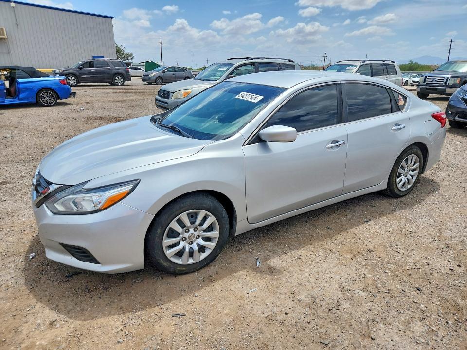 2016 Nissan Altima — фото 1