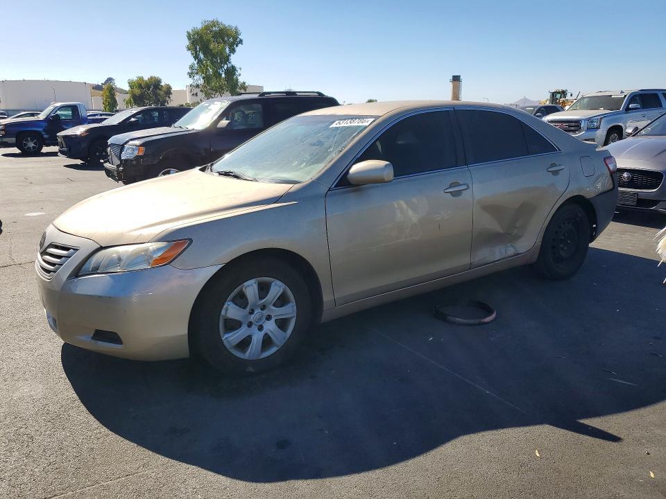 2010 Toyota Camry — фото 1