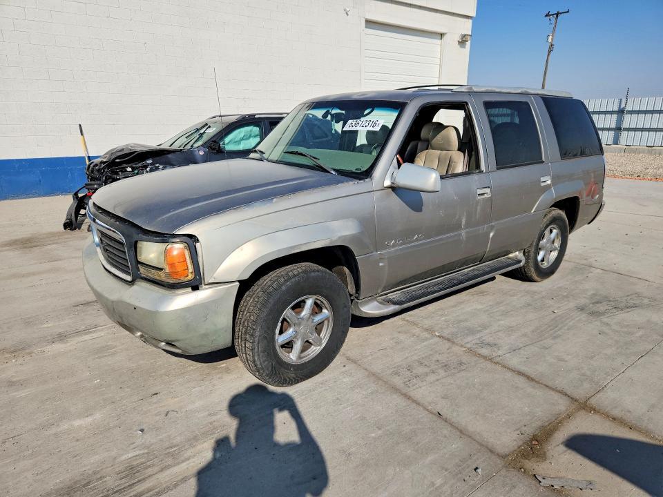 2000 Cadillac Escalade — фото 1