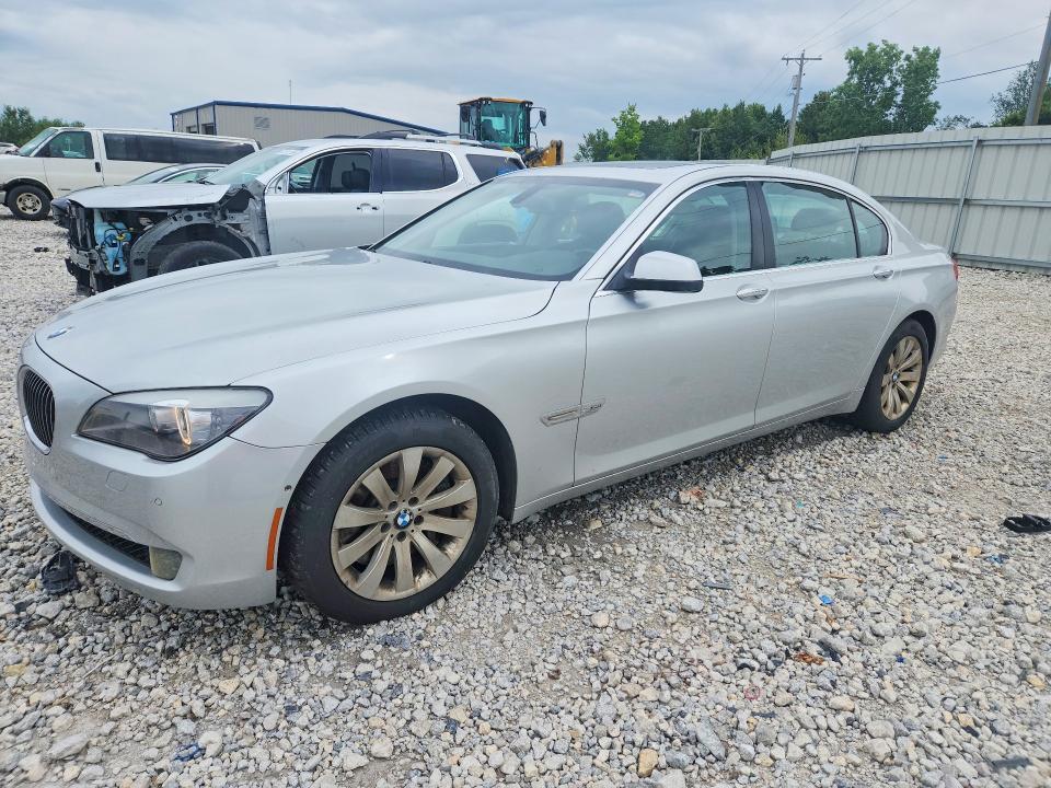 BMW 750