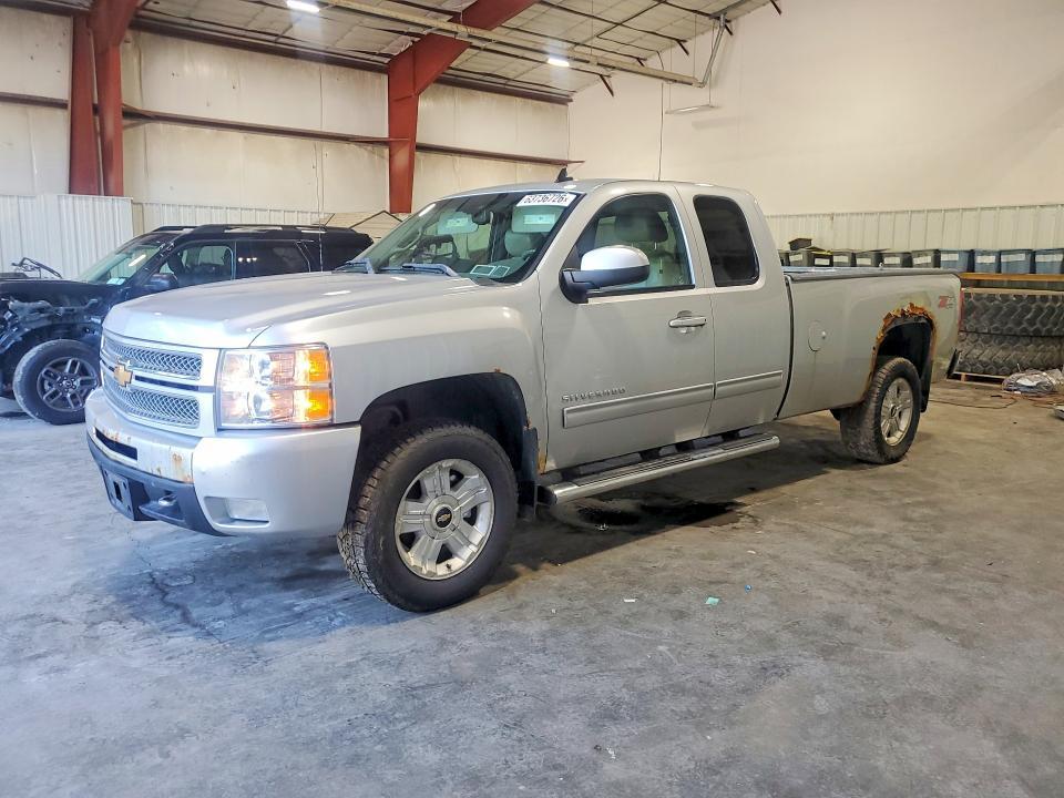 2013 Chevrolet Silverado — фото 1