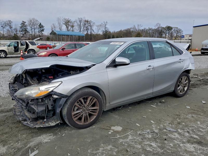 2015 Toyota Camry — фото 1